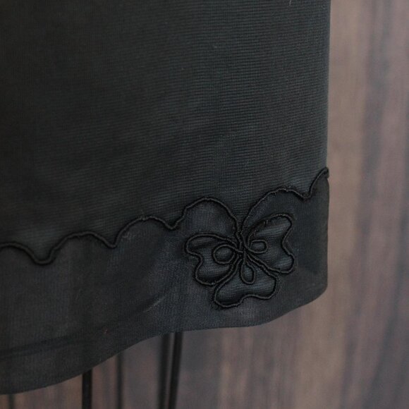Vintage 1960s 1970s Half Slip, Carol Brent Black Nylon with Shamrock, Size Small - Picture 4 of 10